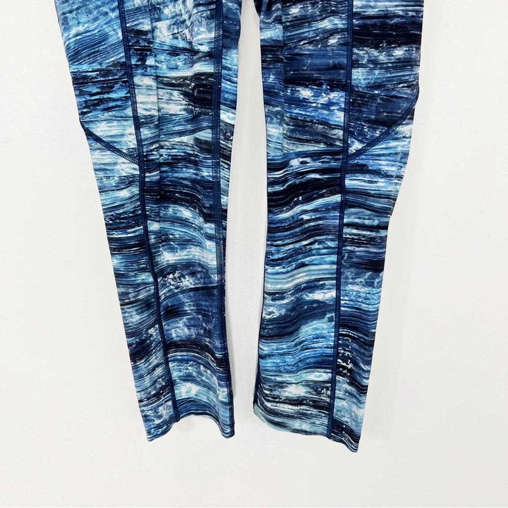 Lululemon Fast and Free Crop in Shorelines Multi Blue Size 4